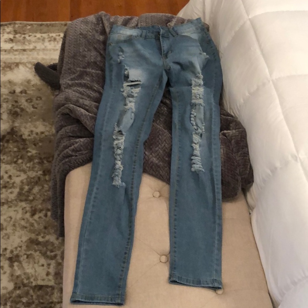 Ripped skinny jeans